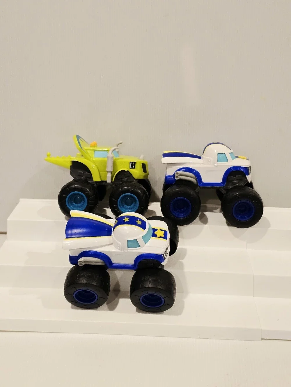 Blaze and the Monster Machines XL Truck Set READ